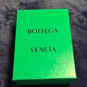 Bottega Veneta Green Box with 2 dust bags